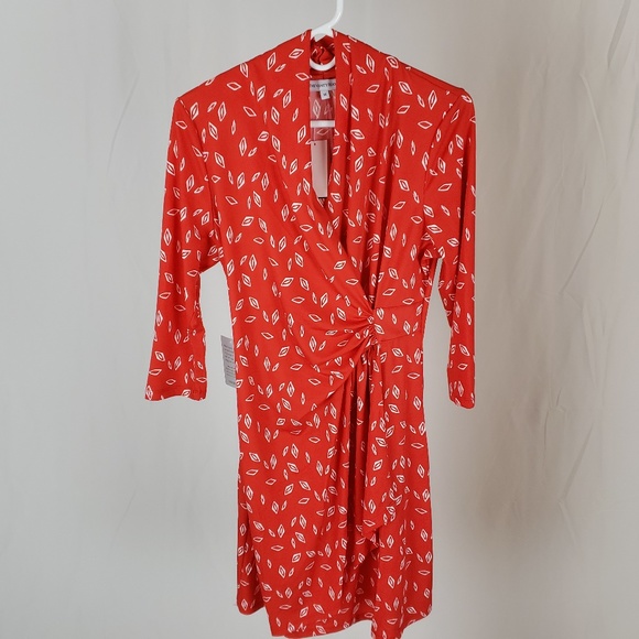 NEW Vanity Room - Printed Dress SIZE M. - Picture 3 of 5